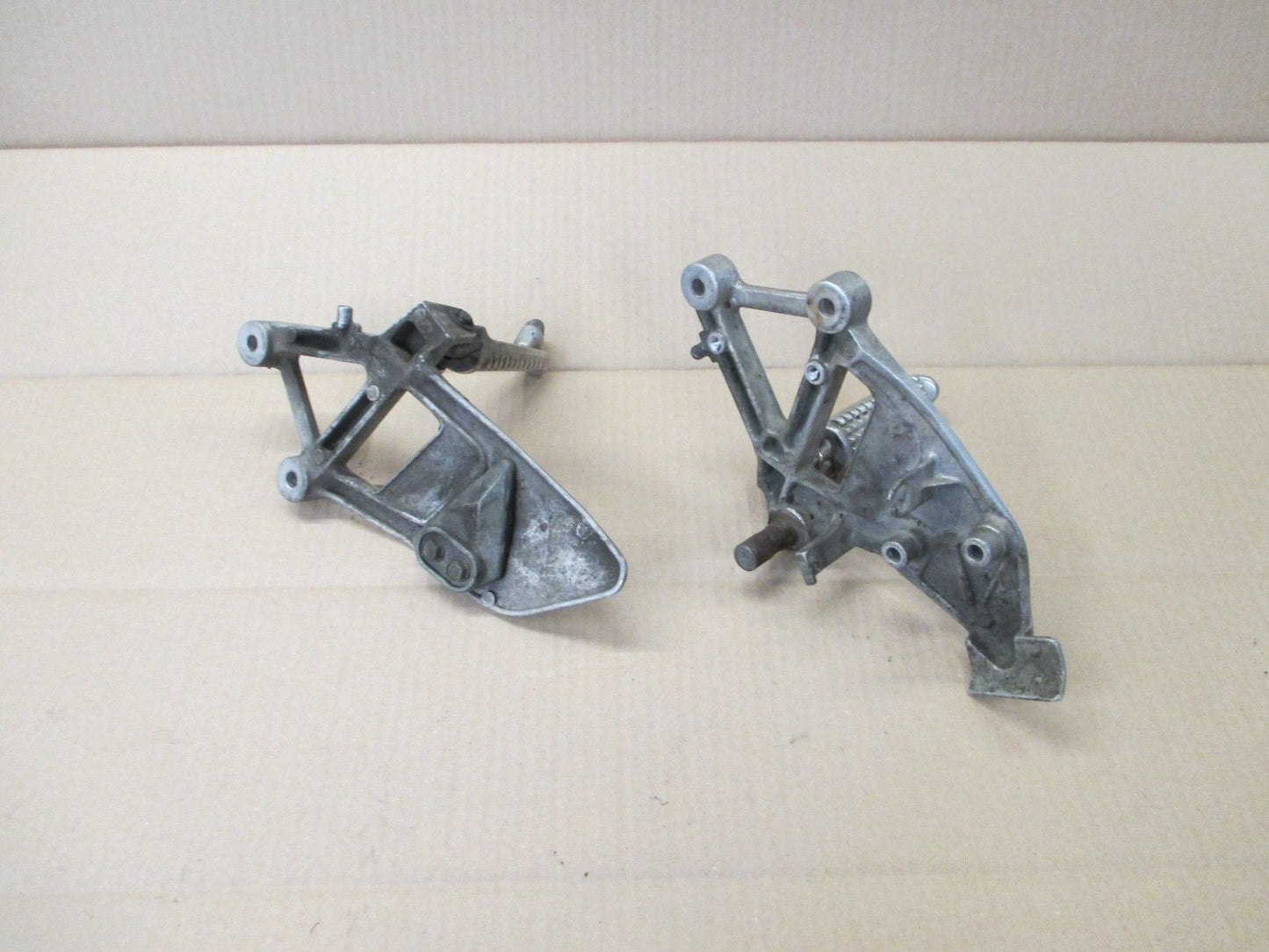 Platines cales pieds avant  pour Honda 750 VFR - RC36 - Phase 1 - 1990 / 1993