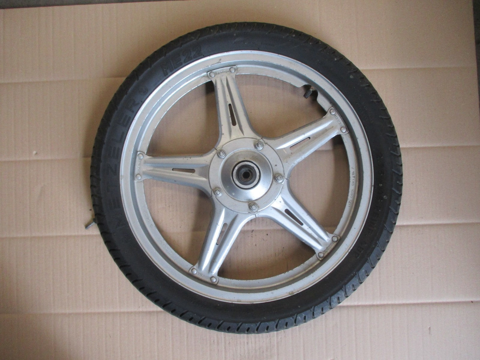 Roue avant Honda 125 CBT - CB125T - 125 Twin - Disque avec 5 trous de fixation