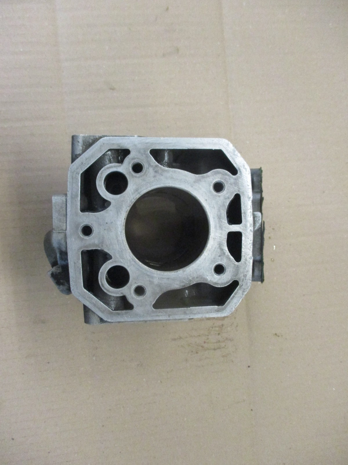 Cylindre bon état pour Kawasaki 125 KMX - MX125B