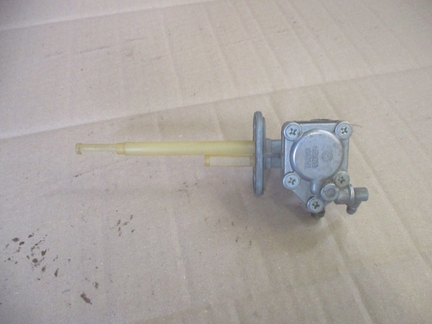 Robinet d'essence pour Suzuki 650 DR RS SE - SP44A