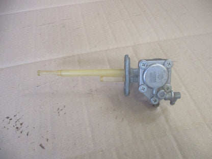 Robinet d'essence pour Suzuki 650 DR RS SE - SP44A