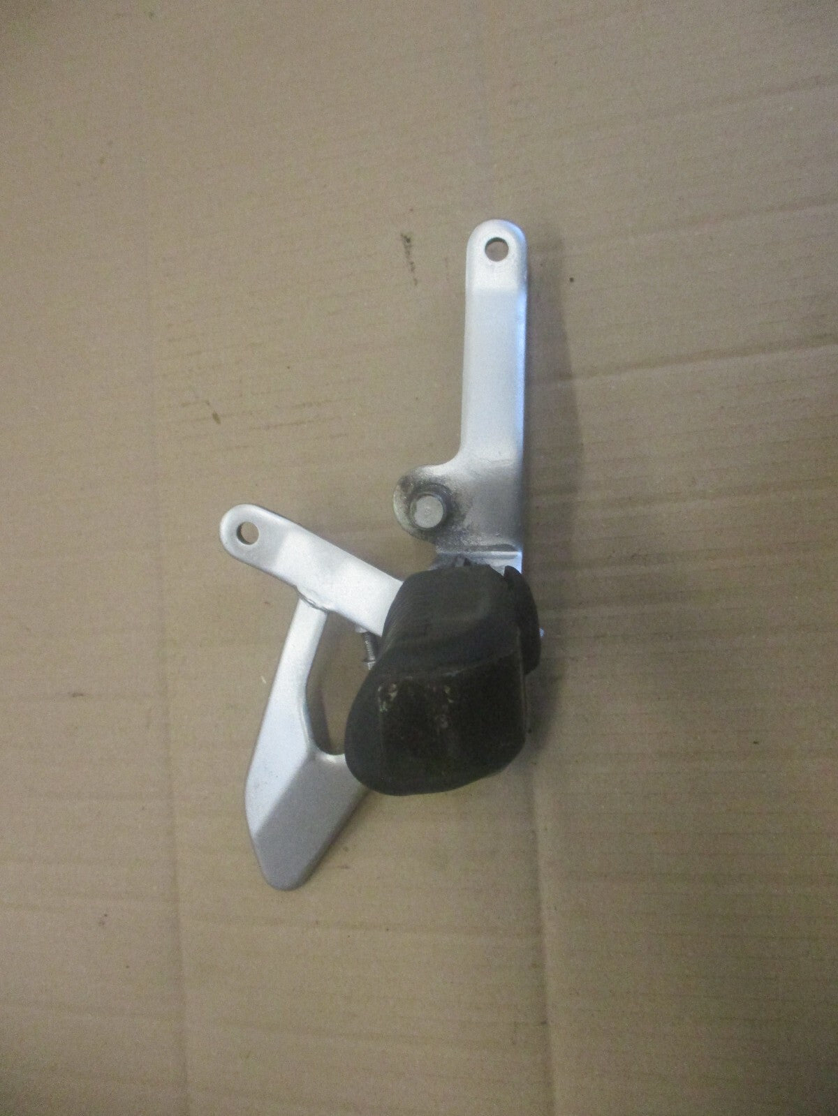Platine cale pied avant droite pour Yamaha 125 TZR - 2RL