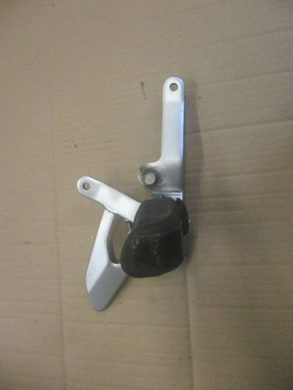 Platine cale pied avant droite pour Yamaha 125 TZR - 2RL