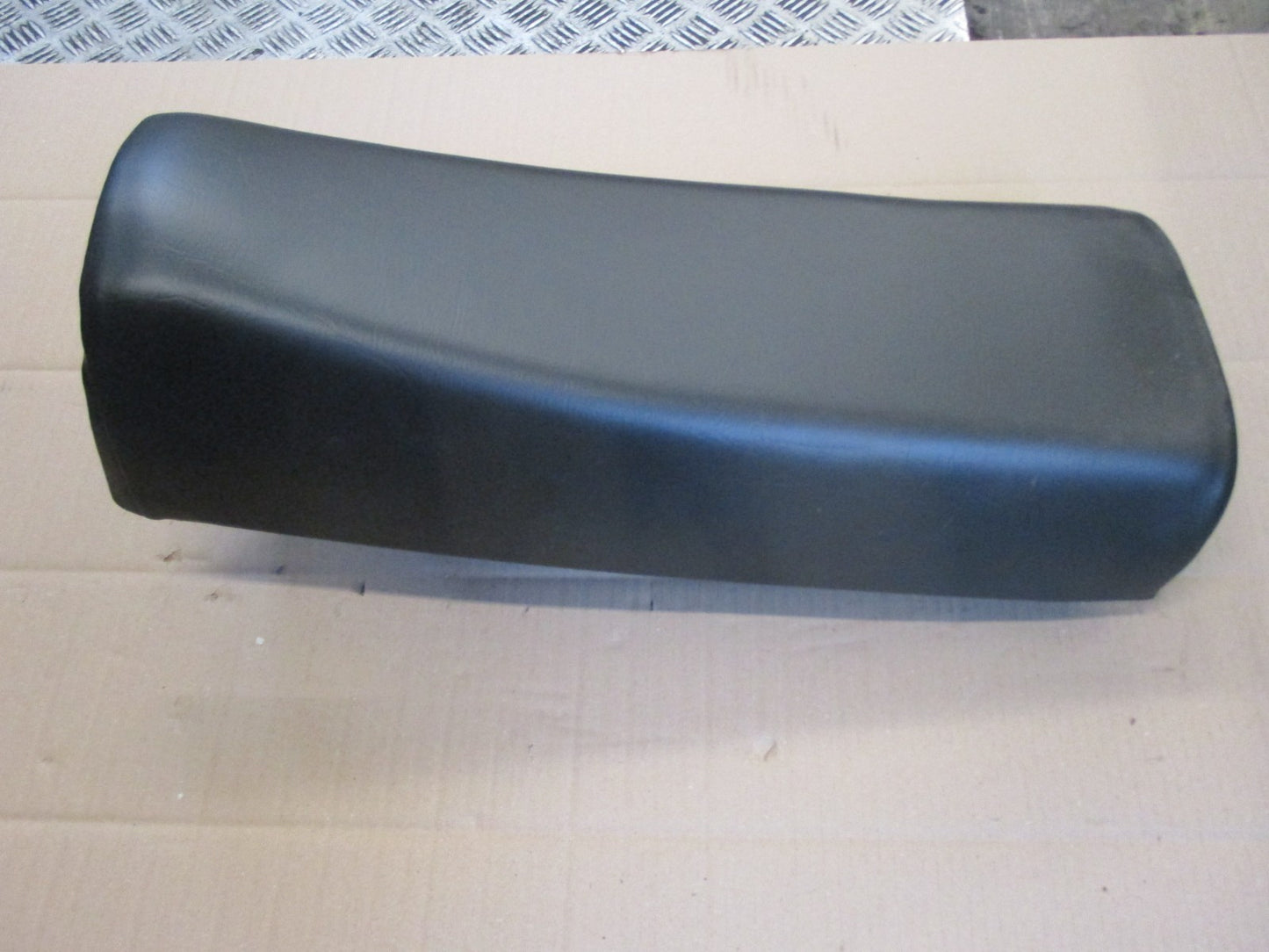 Selle refaite à neuf pour Yamaha 125 XT - 12V - 3YU