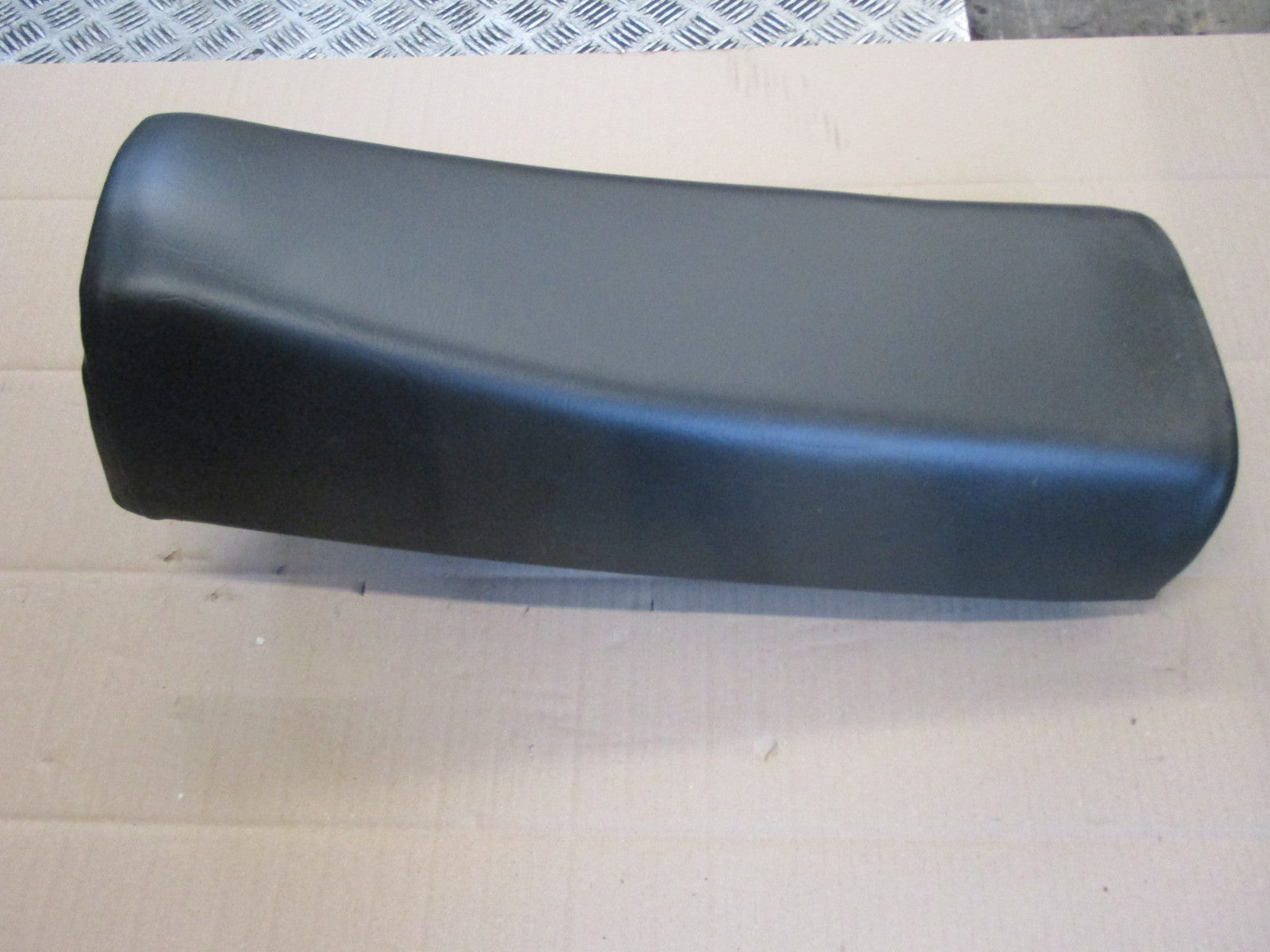 Selle refaite à neuf pour Yamaha 125 XT - 12V - 3YU