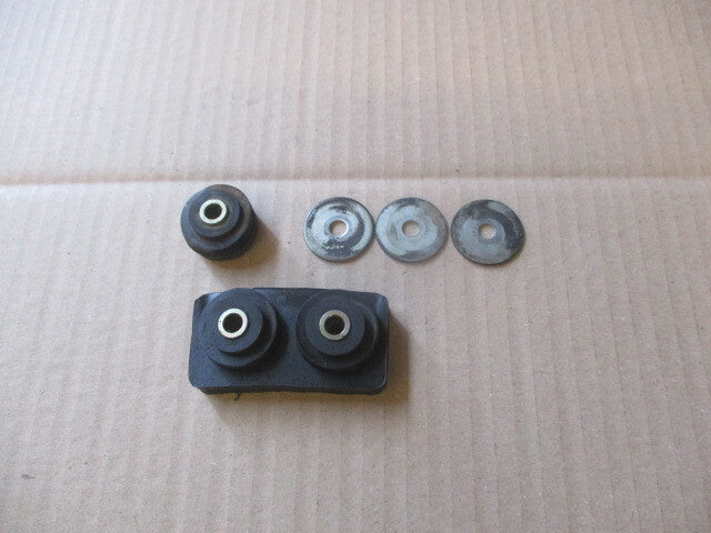 Caoutchoucs de fixation feu arrière pour Yamaha 125 DTMX - 2A8