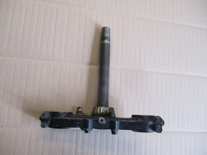 Té inférieur de fourche pour Suzuki 600 DR - 650 DR - SN41A - SP41A