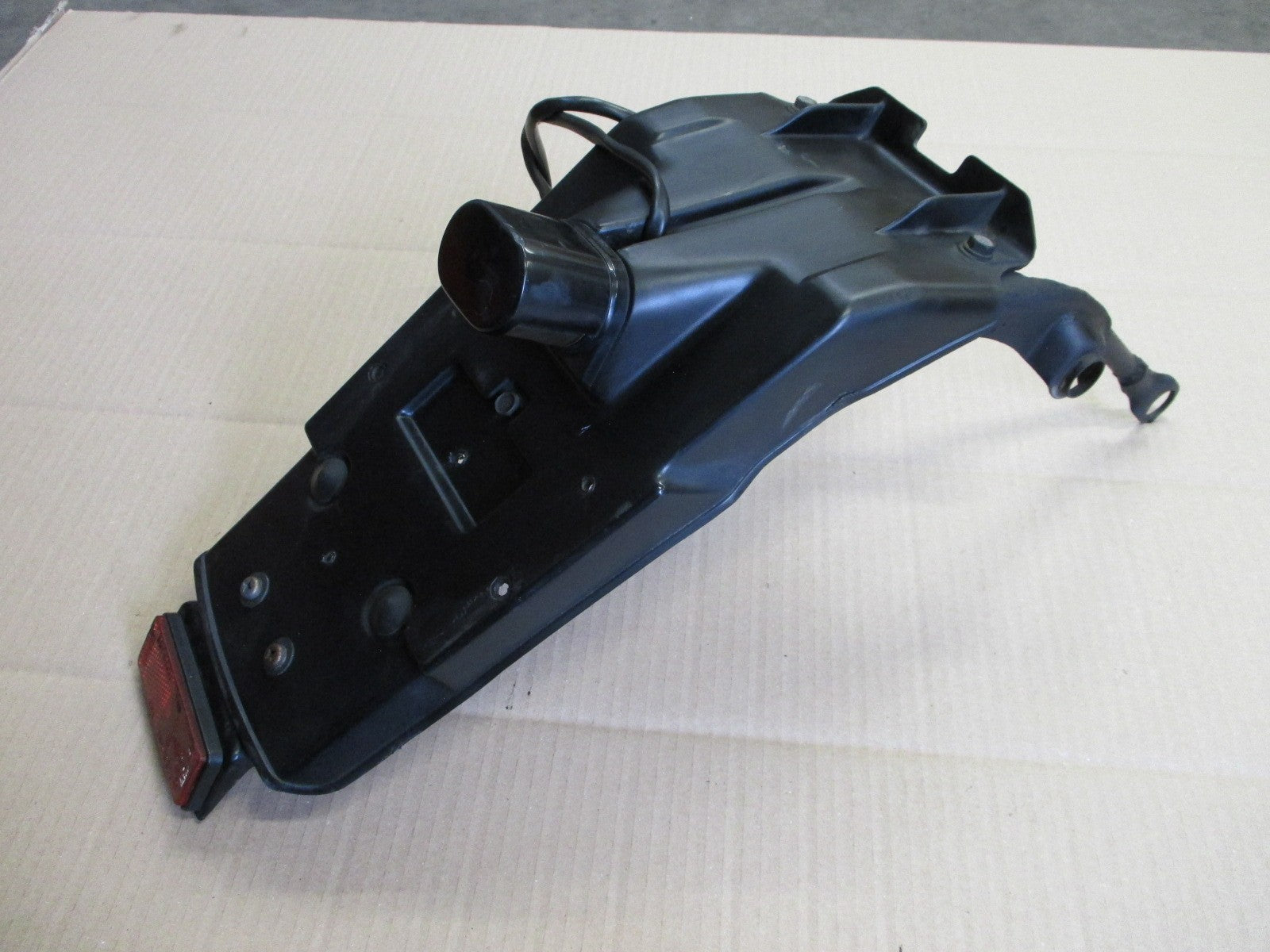 Bavette + feu de plaque pour Honda 600 XLL - XLM - XLLM - PD04