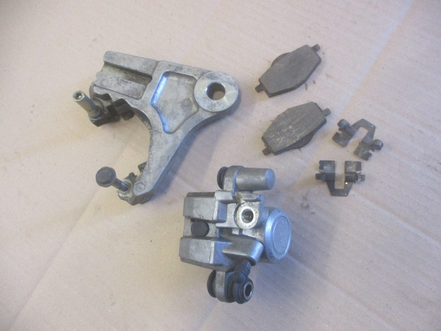 Etrier de frein arrière + support pour Yamaha 660 XTZ - 3YF