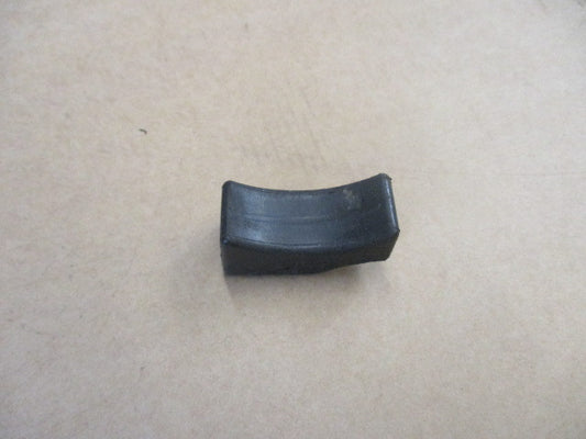 Caoutchouc sous demarreur pour Honda 650 NX Dominator - RD02 - RD08A