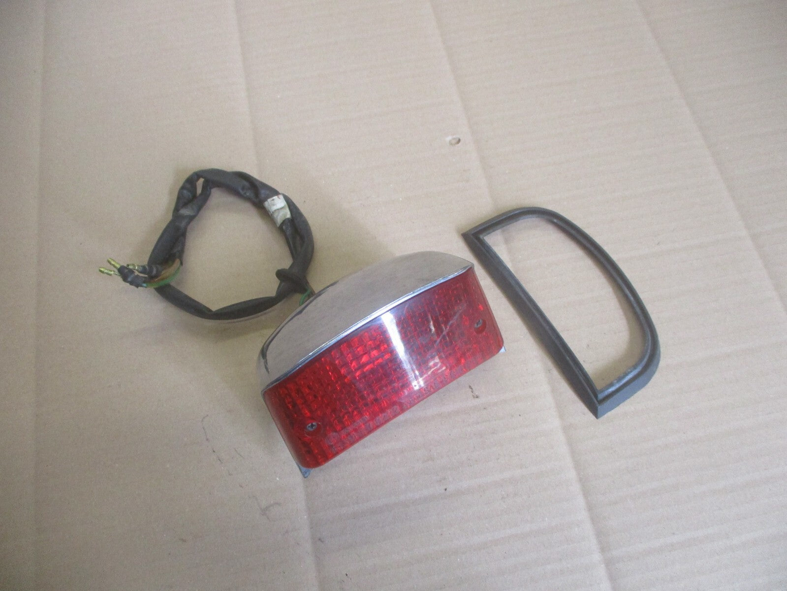 Feu arrière + joint pour Honda 125 Rebel - JC24A - JC26A
