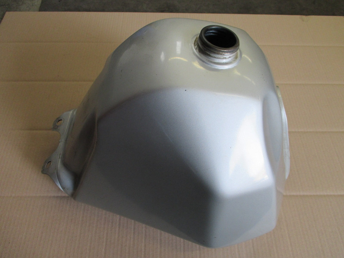 Réservoir d'essence pour Suzuki 600 DR - 650 DR - SN41A - SP41A