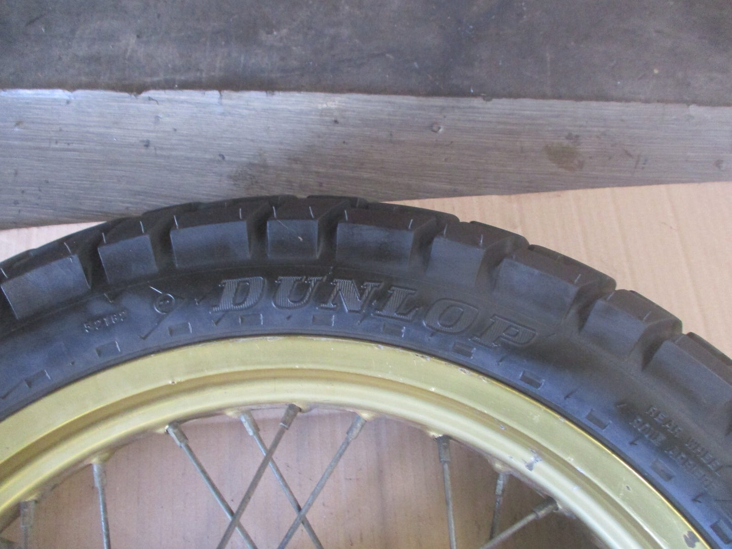 Roue arrière avec pneu bon état Yamaha 600 XT - Ténéré - 34L - 43F - 55W - 1VJ