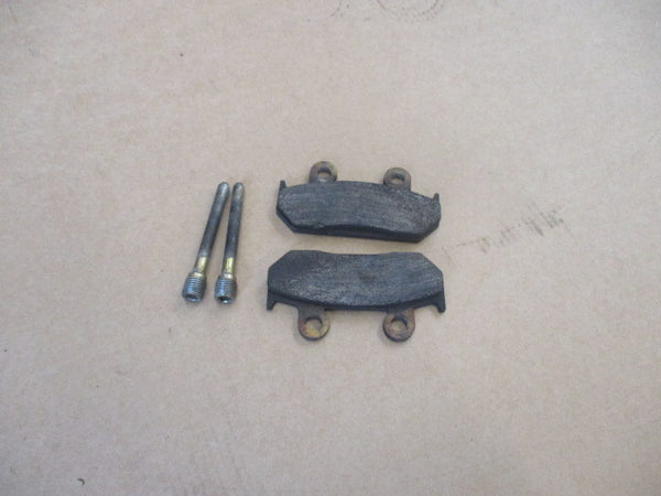 Plaquettes d'étrier de frein avant + vis pour Honda 650 NX Dominator - RD02
