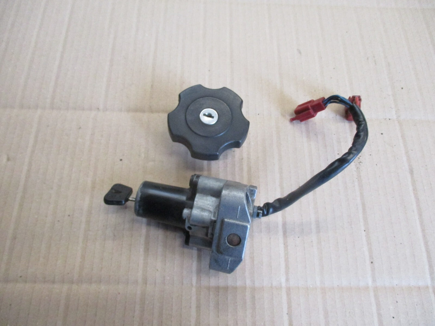 Nieman + bouchon essence à clé pour Yamaha 600 XTE - 4PT - DJ02