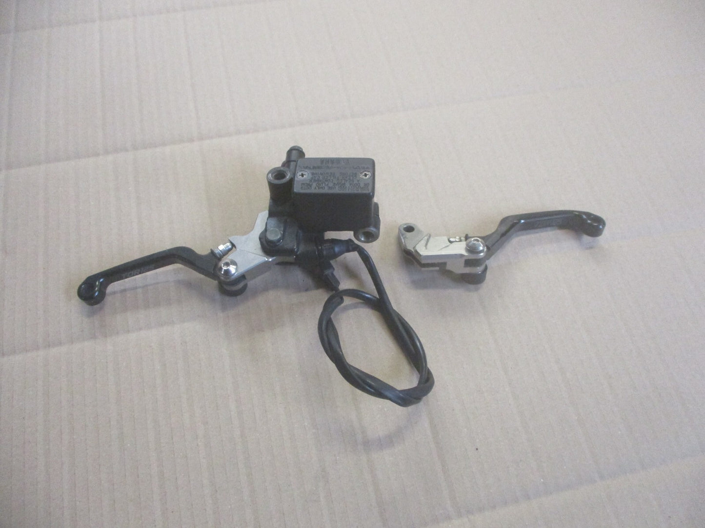 Maitre cylindre de frein avant + poignée d'embrayage Yamaha 125 TDR - 4FU / 5AE