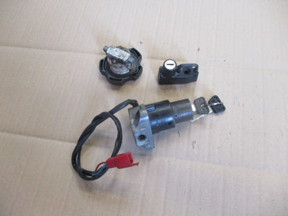 Nieman + bouchon essence + serrure de casque pour Yamaha 125 TW - DE01 - DE054