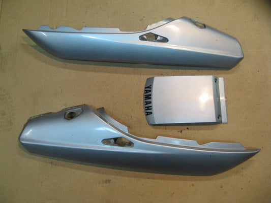 Caches latéraux + plaque de dosseret pour Yamaha 850 TDM - 3VD