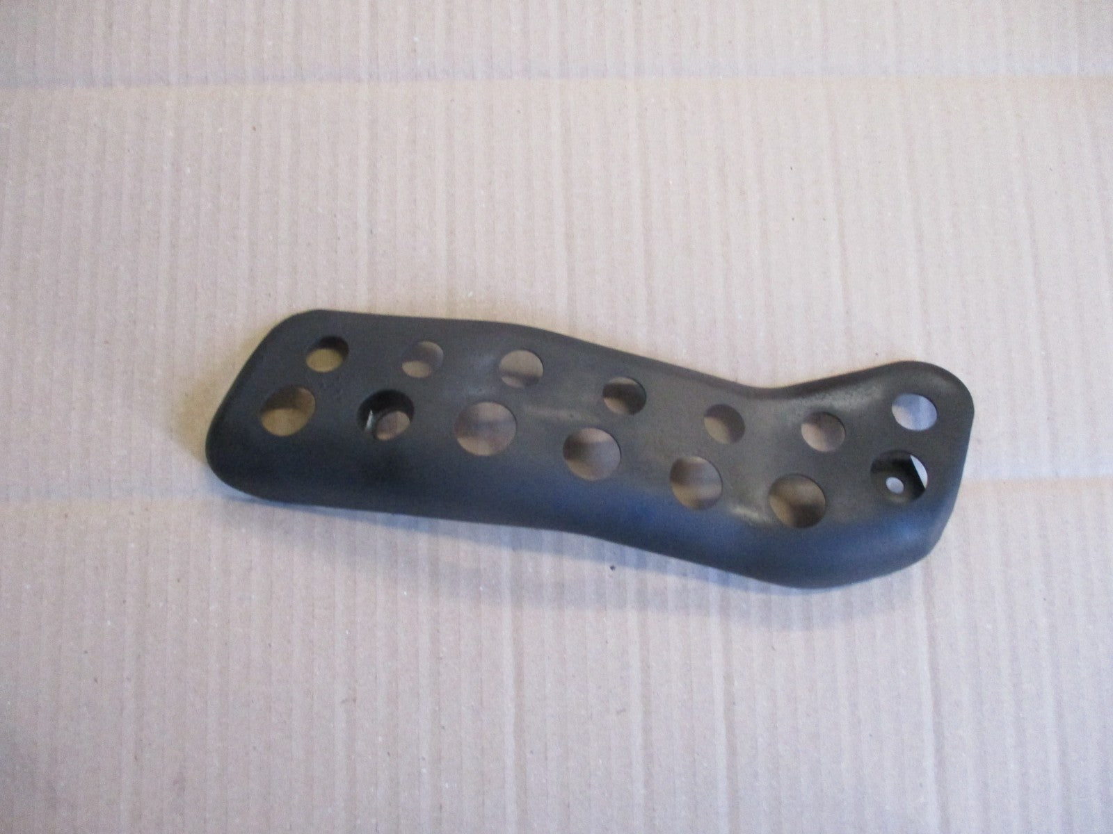 Grille de collecteur d'échappement pour Honda 650 NX Dominator - RD08A