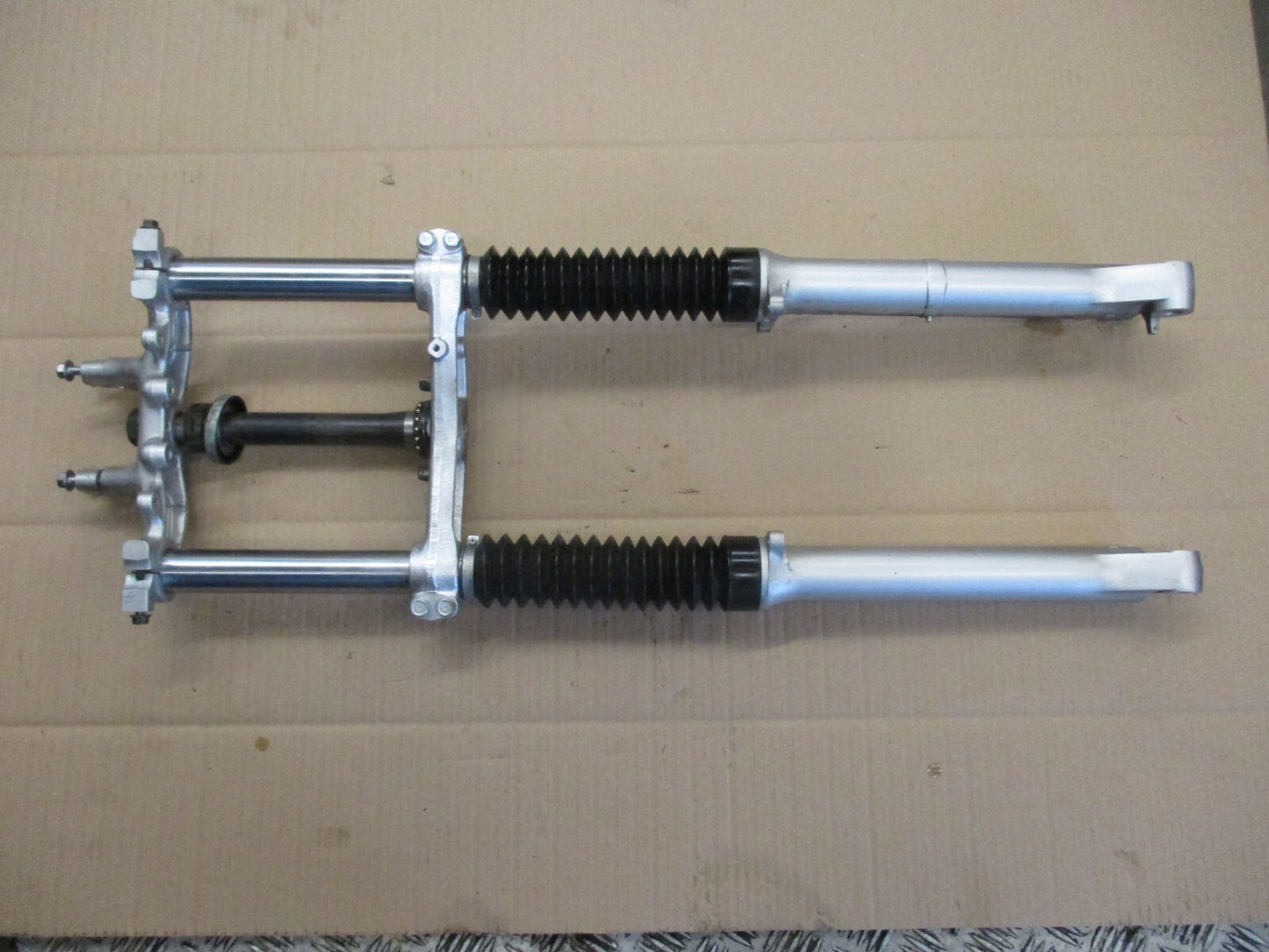 Fourche pour Yamaha 125 TW - DE01 - DE054