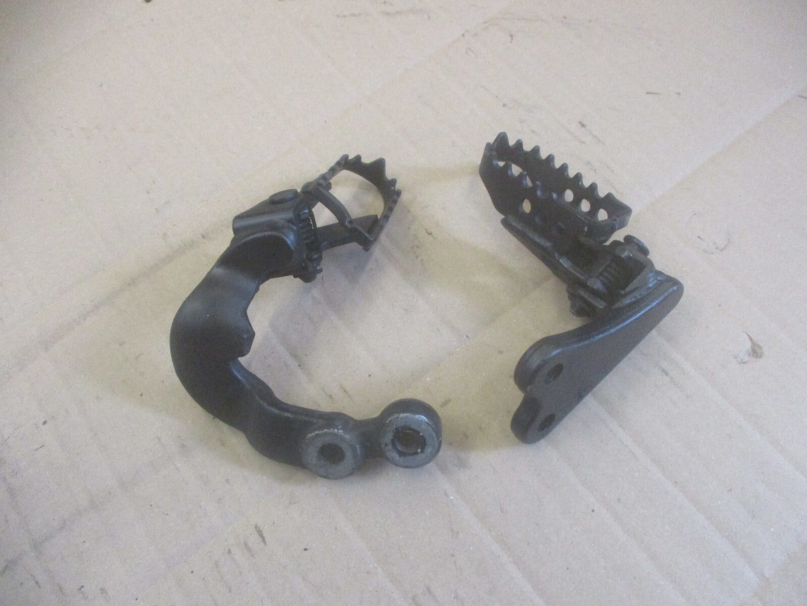 Cales pieds avant pour Yamaha 600 TTR - DJ01 - 1999