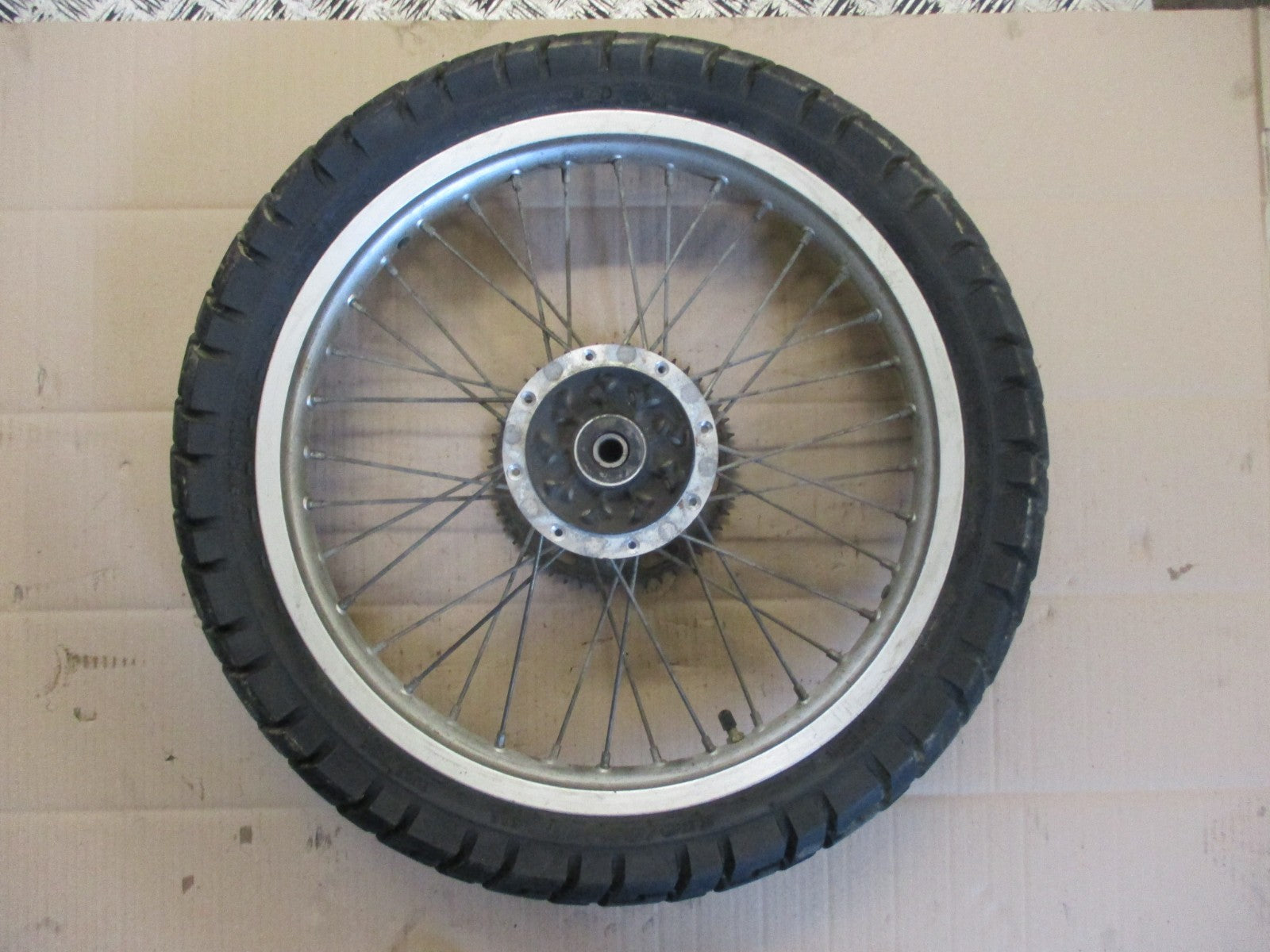 Roue arrière pour Kawasaki 125 KMX - MX125B