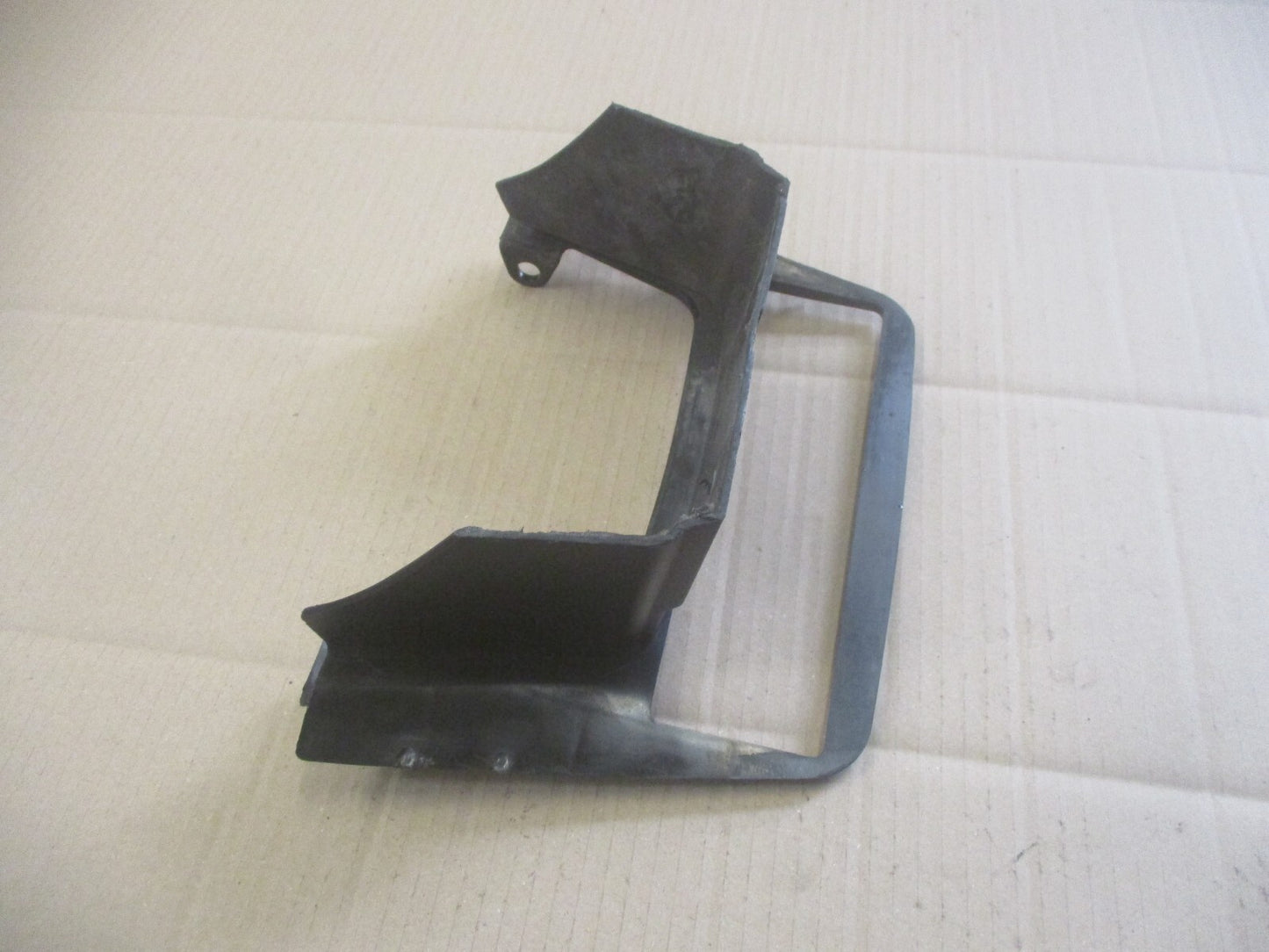 Cache inférieur de feu arrière pour Honda 750 VFR - RC24