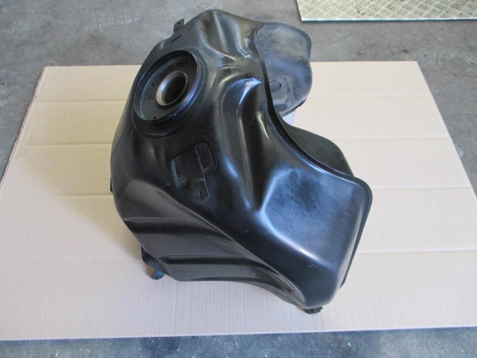 Réservoir essence pour Suzuki 800 DR - SR43A