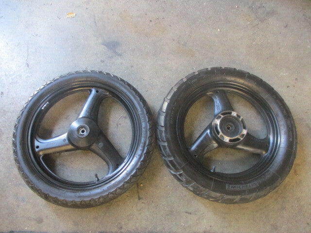 Roue avant et roue arrière avec pneu bon état pour Honda 125 XLV Varadéro - JC32
