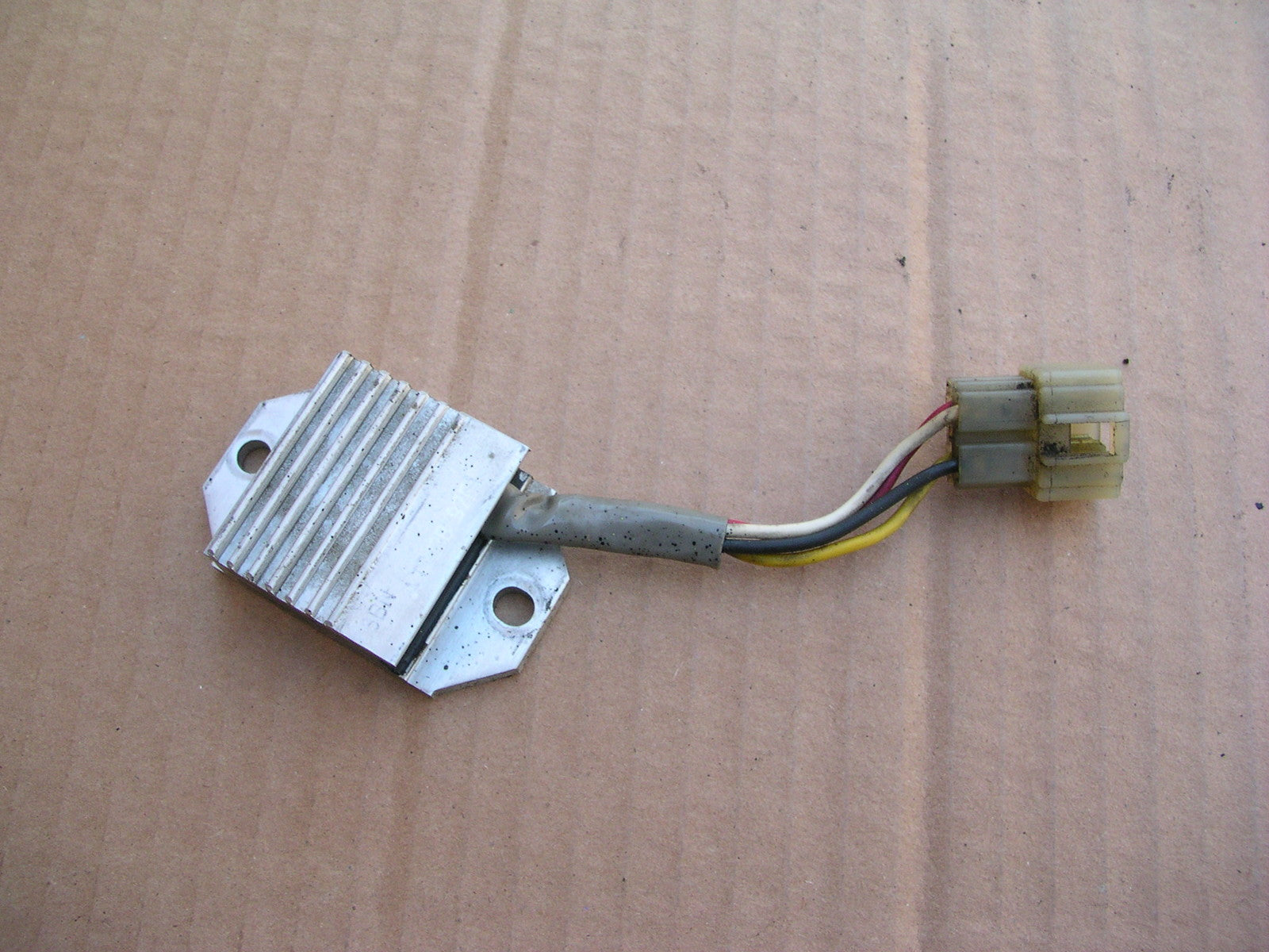 Régulateur pour Yamaha 125 TDR modèle 3XD
