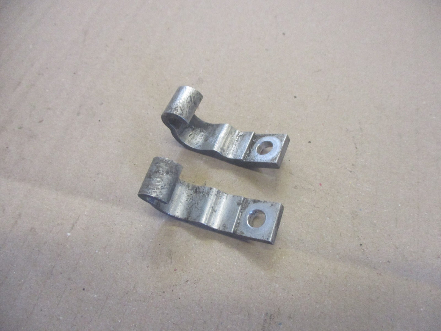 Guides de tuyauterie de frein arrière pour Honda 700 XLV Transalp - RD13A