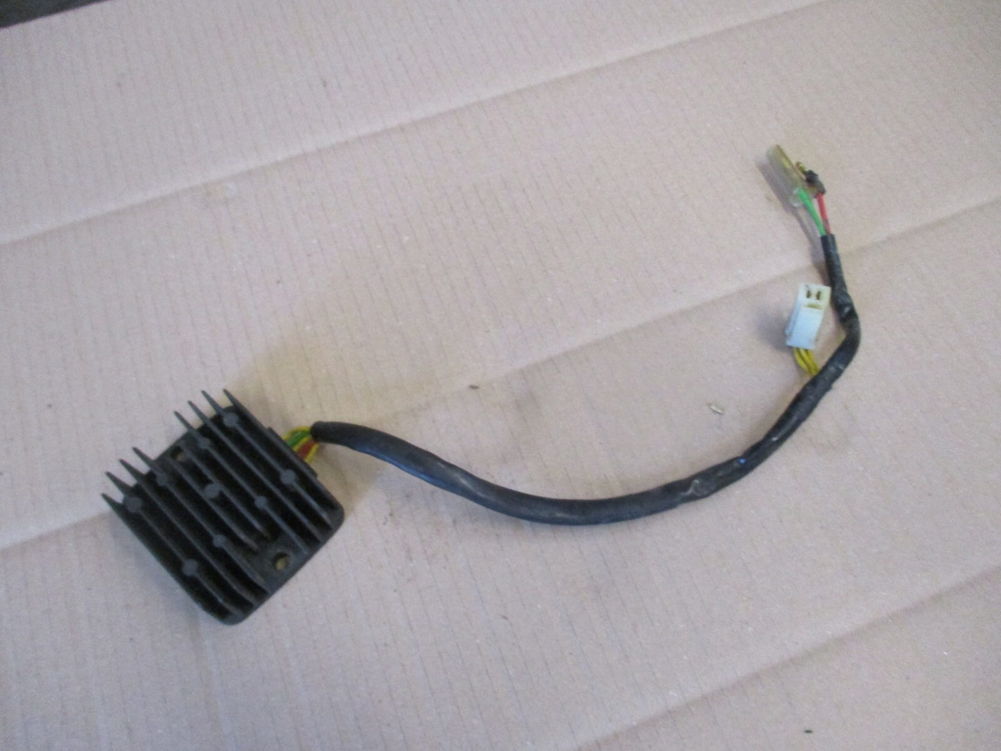 Régulateur référence SH535C-11 pour Honda 125 Rebel - JC24A - JC26A