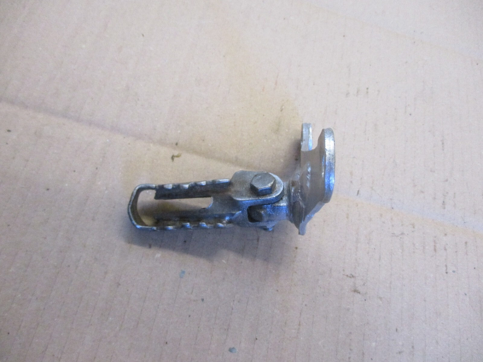 Cale pied avant gauche pour Yamaha 125 TY