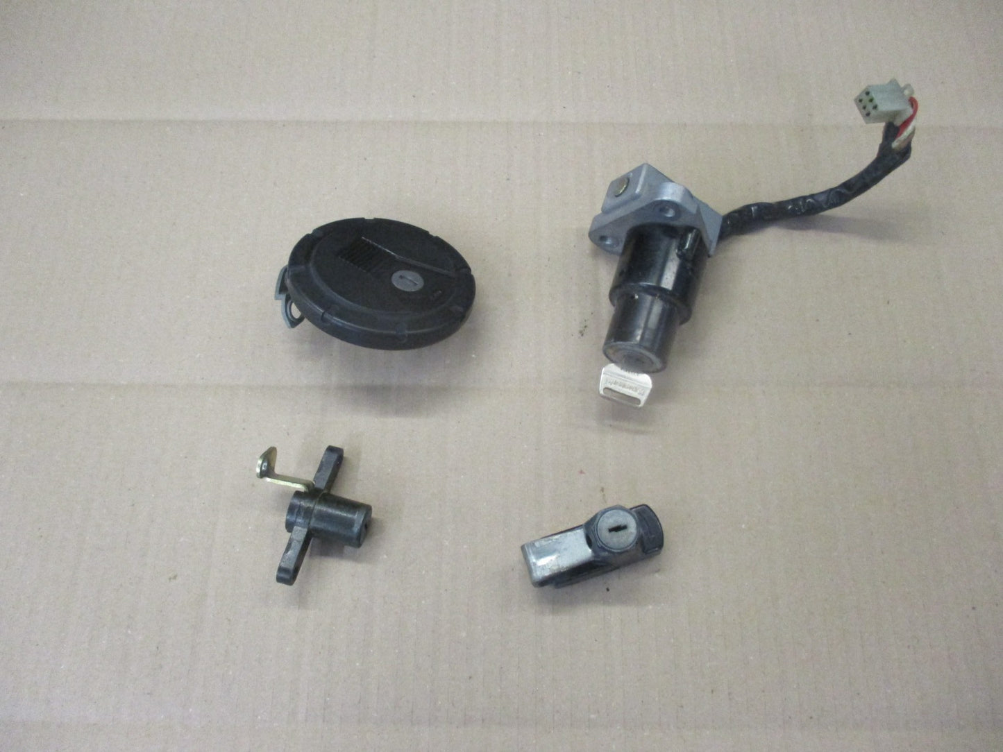 Nieman + bouchon essence à clé + serrures pour Kawasaki 125 KMX - MX125B