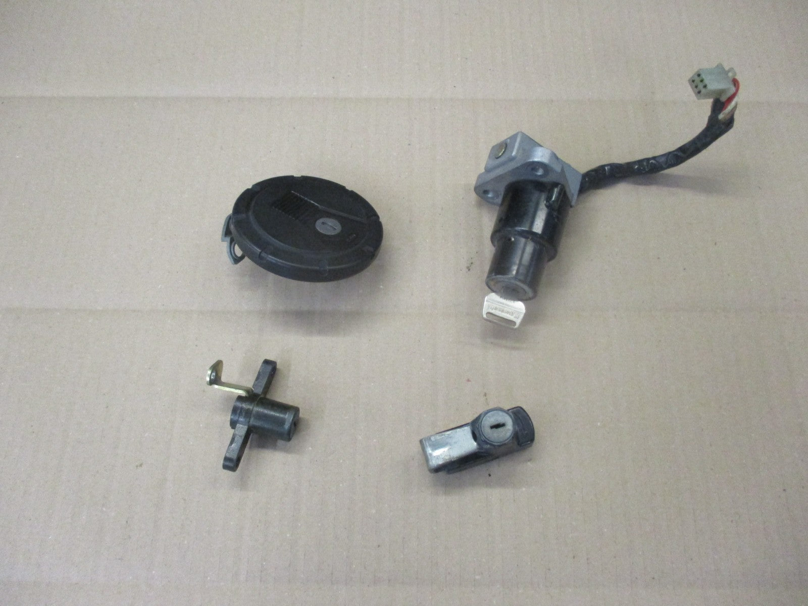 Nieman + bouchon essence à clé + serrures pour Kawasaki 125 KMX - MX125B