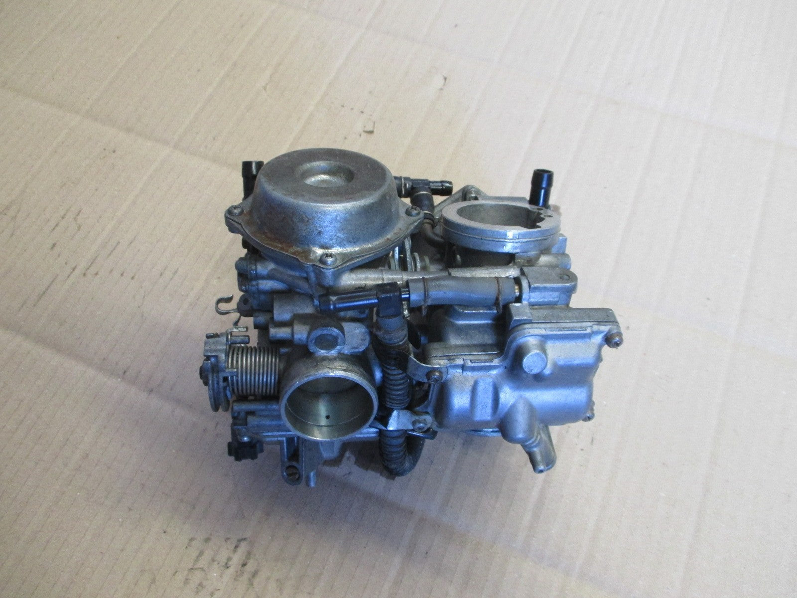 Carburateur pour Honda 650 NTV REVERE - RC33