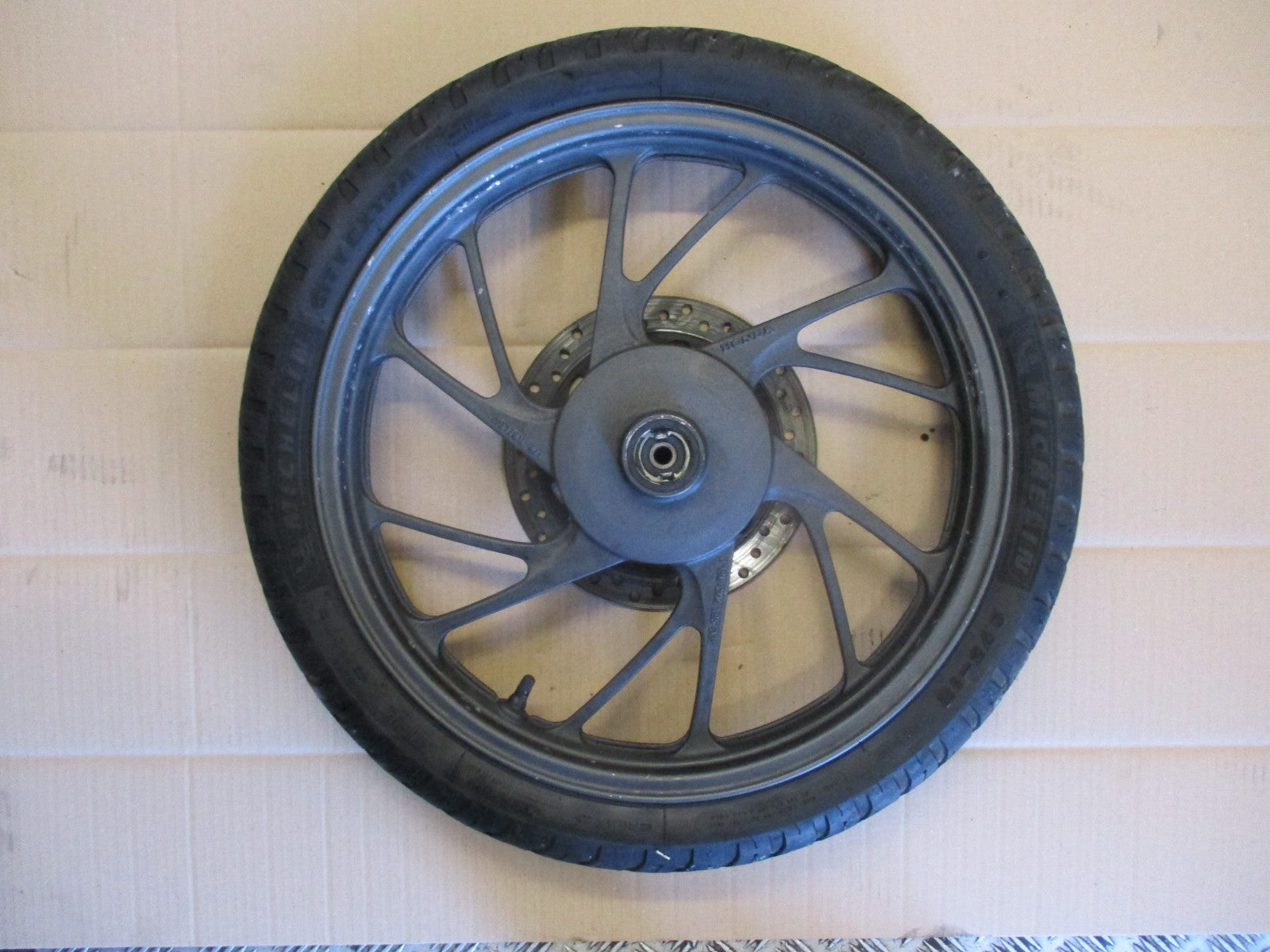 Roue avant + disque pour Honda 125 CBF - JC74