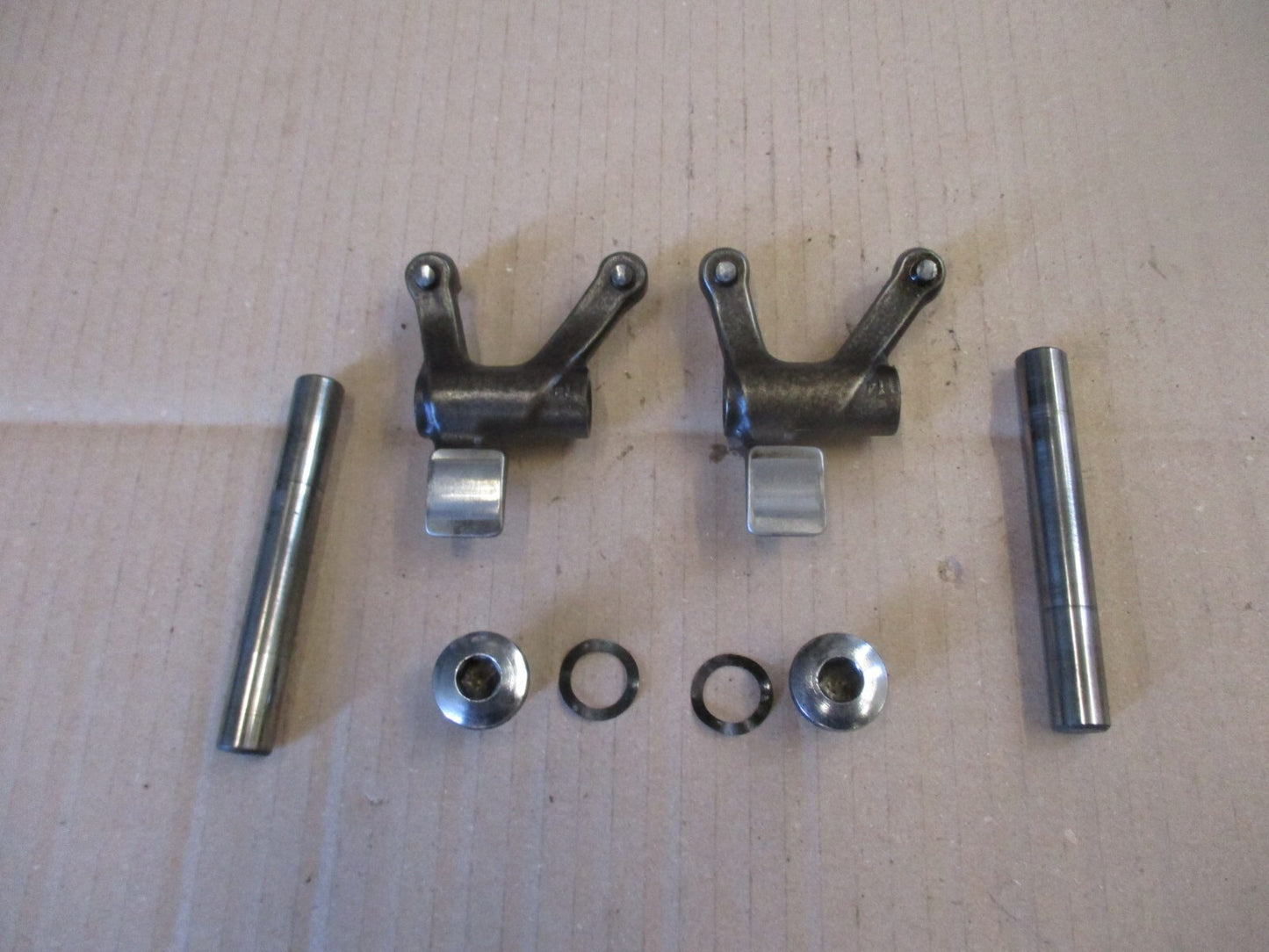 Culbuteurs + axes pour Suzuki 750 DR - SR41A