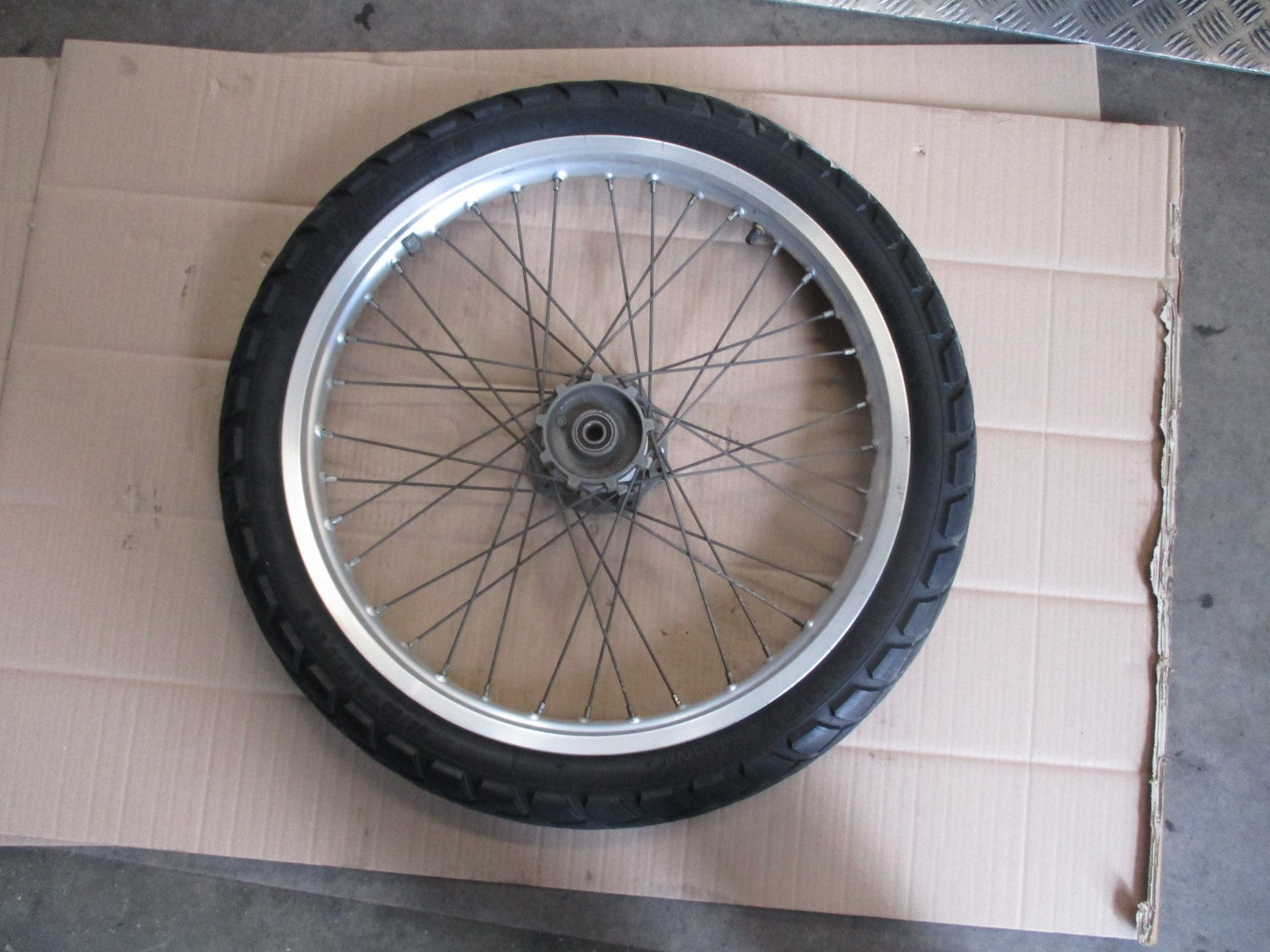 Roue avant avec pneu ayant peu roulé pour Yamaha 125 XTR - 21 pouces