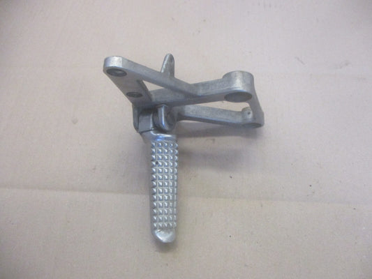 Platine cale pied avant droite pour Honda 750 VFR - RC24