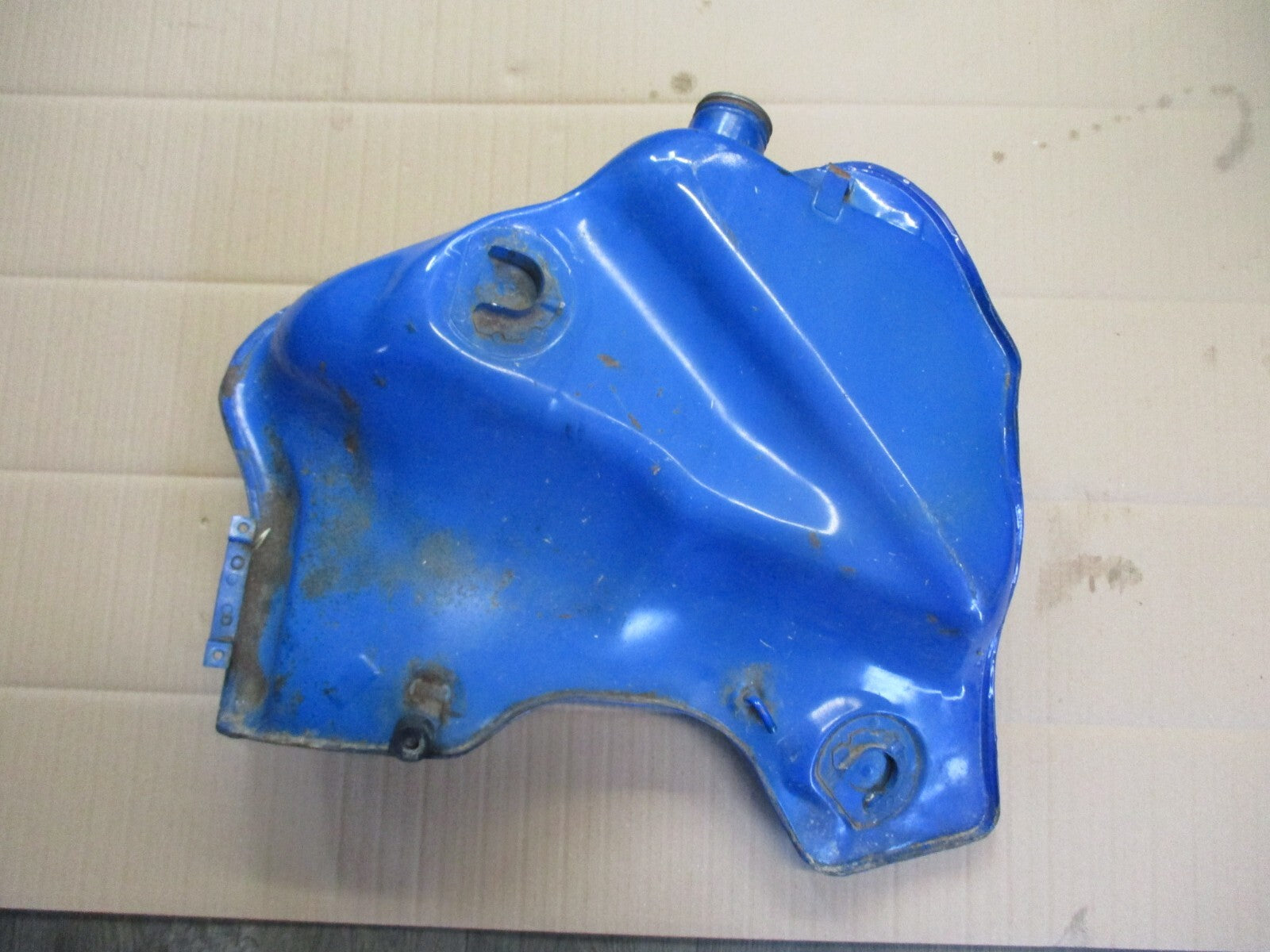 Réservoir droit et gauche pour Suzuki 750 DR - 800 DR - SR41 - SR42A
