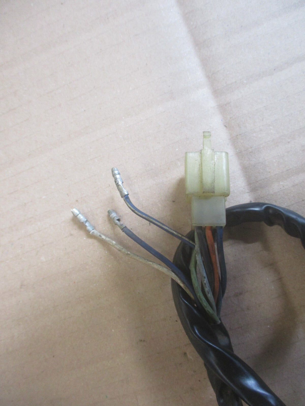 Commodo gauche pour Honda 125 XLS dernier modèle - petit connecteur blanc