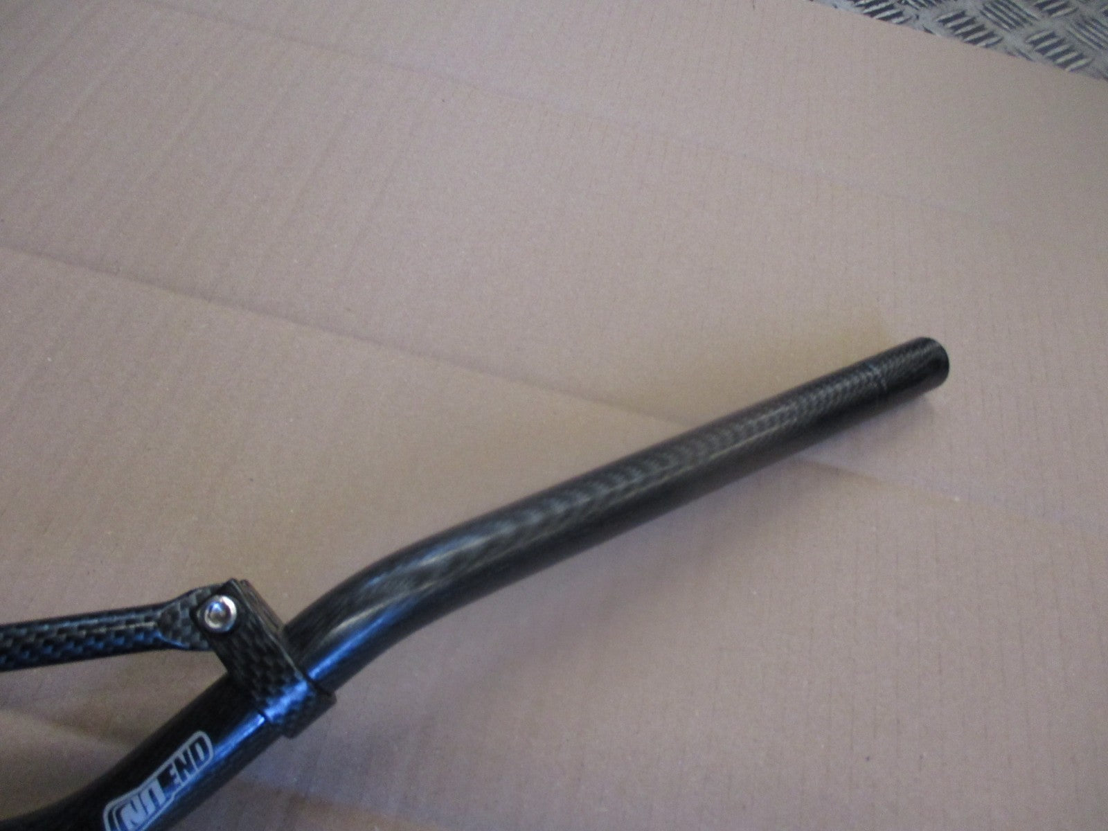 Guidon couleur carbone 125 DTMX - DTLC - DTR - DTRE - XLS - XLR - NX - DR - KMX