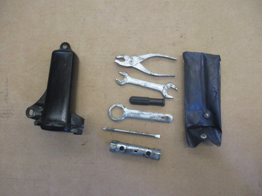 Boite à outils + pochette + outils pour Honda 125 NX Transcity - JD12