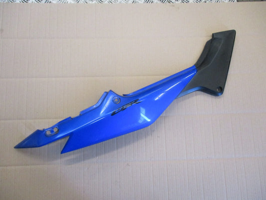 Cache latéral arrière droit pour Honda 125 CBR - JC34