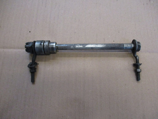 Axe de roue arrière pour Yamaha 50 DT MX - 1RE