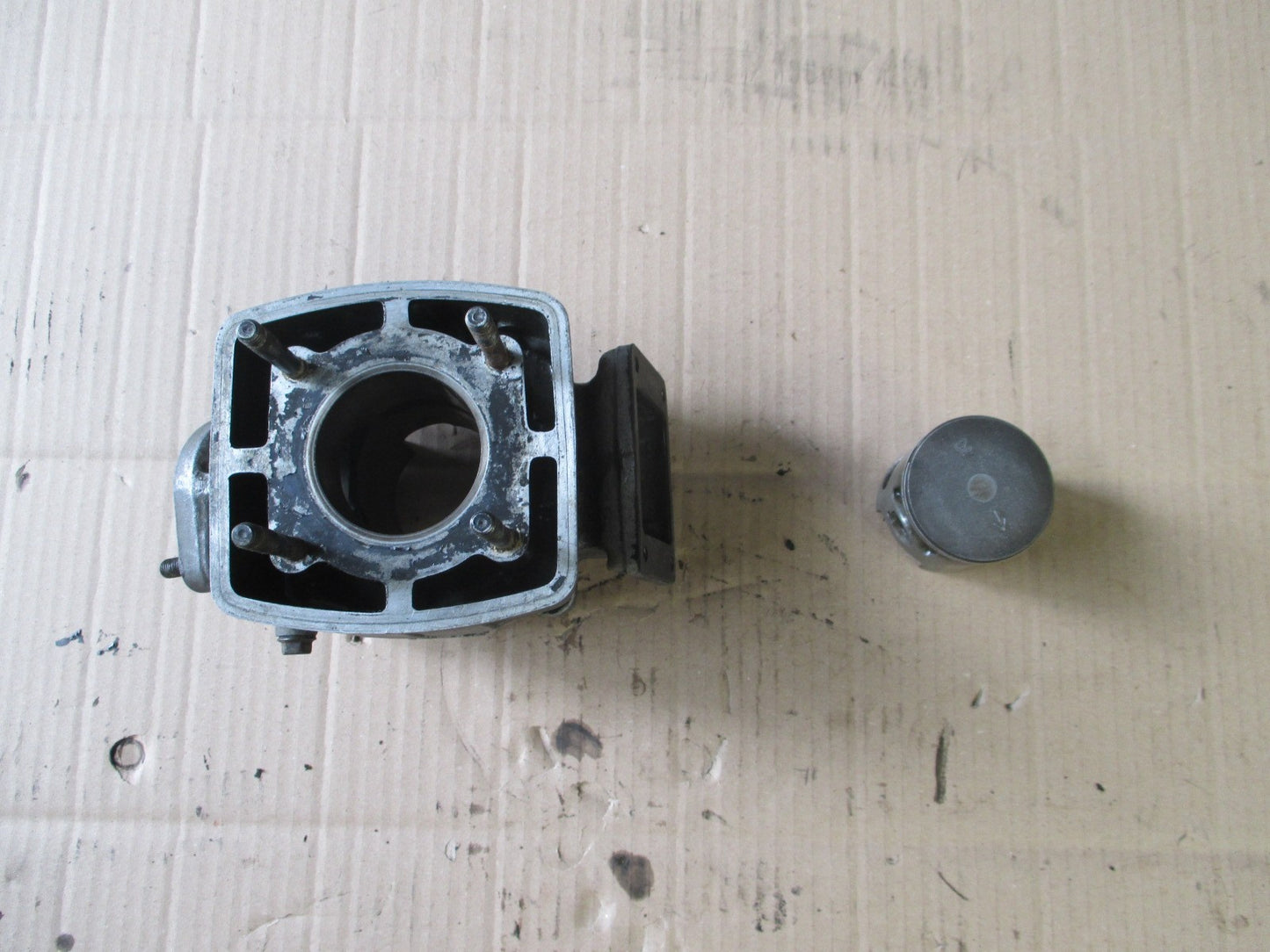 Cylindre / piston pour Yamaha 125 DTLC - 10V