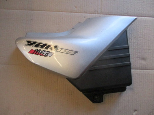 Cache latéral droit pour Yamaha 125 YBR - RE031 - RE051