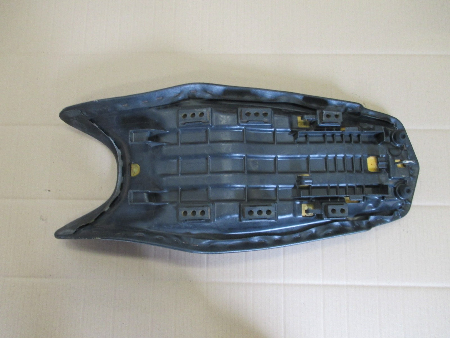Selle pour Honda 125 CBF - JC74