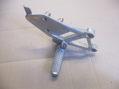 Platine cale pied avant droite pour Honda 750 VFR - RC36 - Phase 1 - 1990 / 1993
